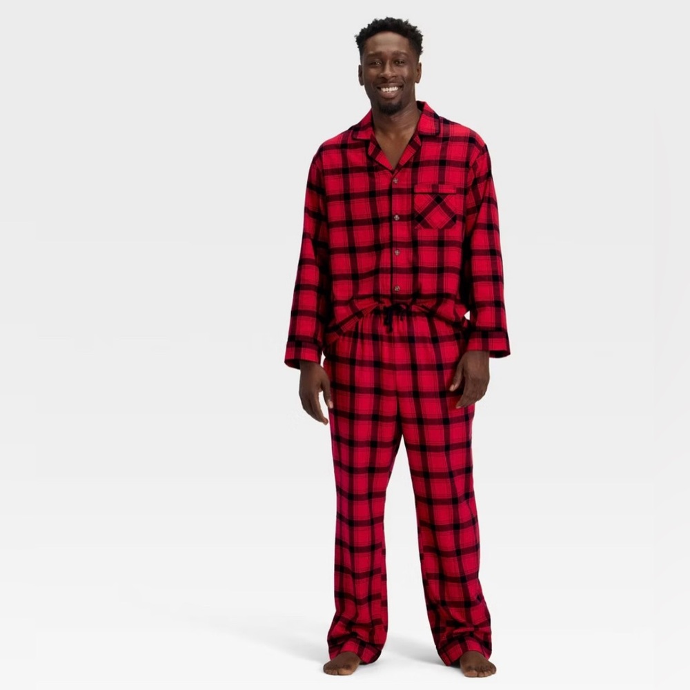 NWT- Men’s Plaid Flannel Long Sleeve Shirt & Pants Pajama Set